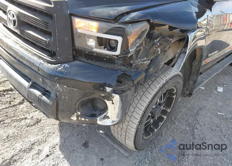 2011 Toyota Tundra Grade 5.7L V8 z USA, uszkodzony, nr VIN 5TFRY5F10BX107119